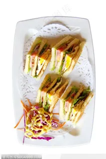 一盘火腿蛋三文治