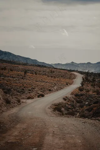 秋天乡间小路图片