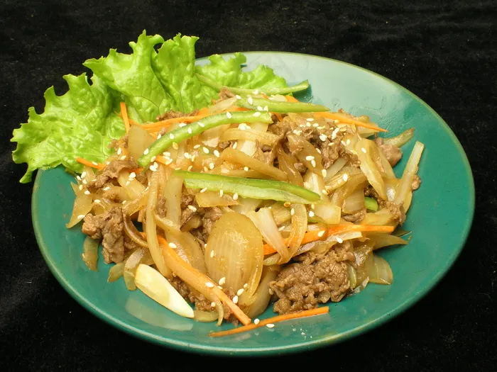 0800牛肉炒洋葱