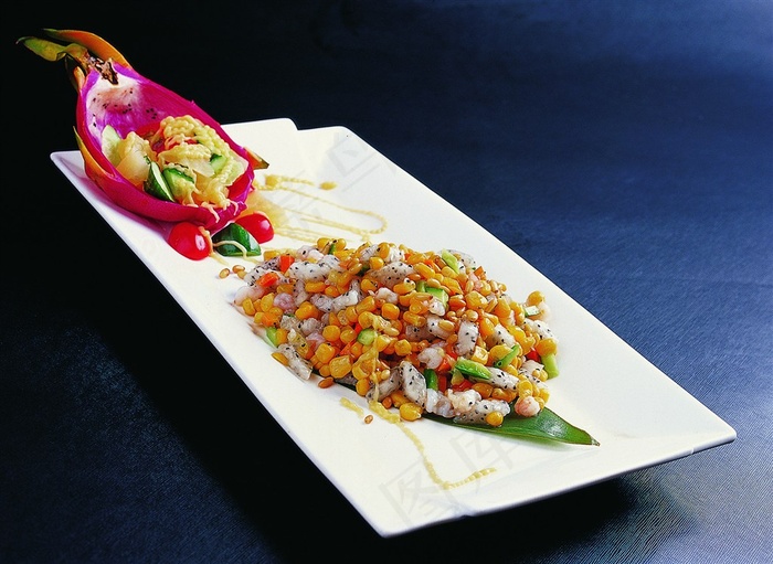 火龙果鲜虾栗米粒美食素材