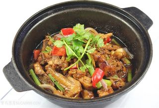 鸡公煲鸡煲焖鸡黄焖鸡公煲摄影餐饮传统美食