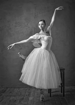 青春美少女舞蹈图片