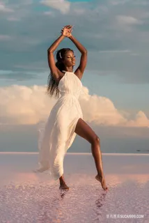 海边性感黑人美女艺术写真图片