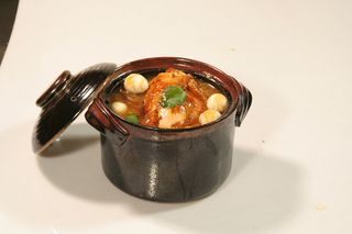 六合罐焖鸡28元