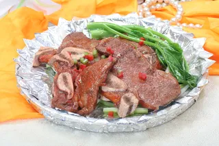 铁板黑椒牛仔骨