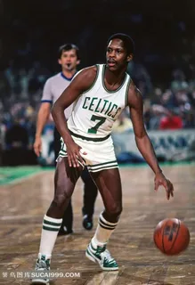 单手运球的阿奇博尔德