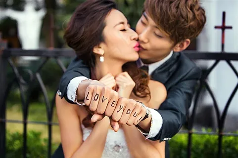 幸福恋人婚纱别墅外拍样片