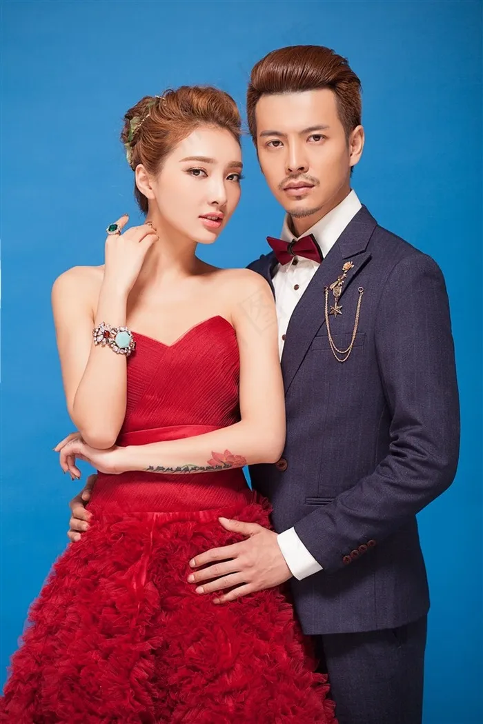 时尚幸福恋人婚纱高清图