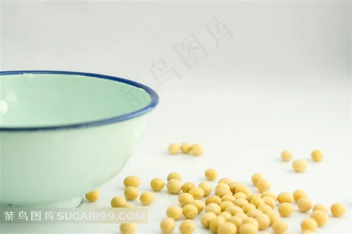 搪瓷碗和黄豆