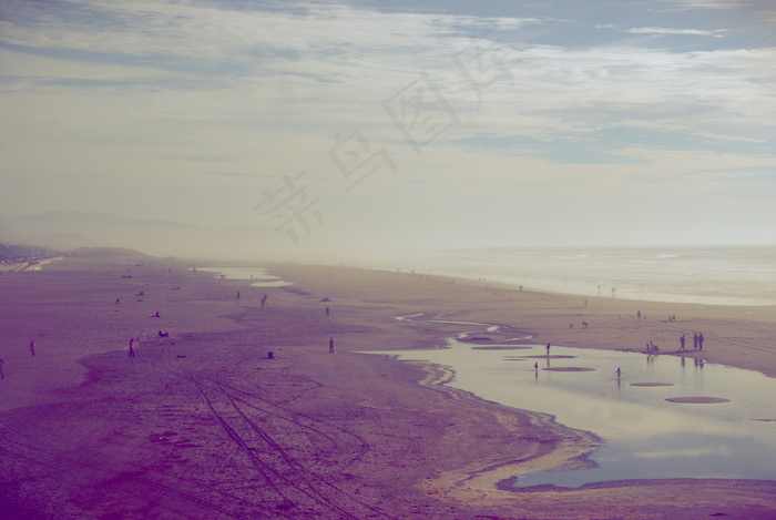 紫色沙滩图片
