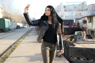 手机自拍美女图片