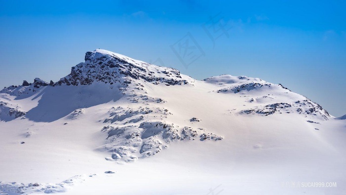 珠穆朗玛顶峰雪山风景图片