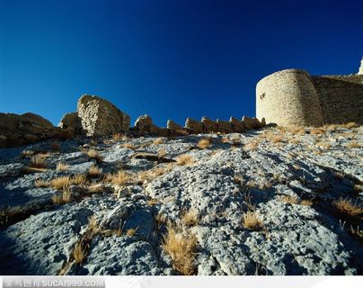 西藏古迹遗址-苍老的西藏岗巴古堡