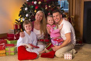 圣诞节室内人物场景圣诞送礼物(167)