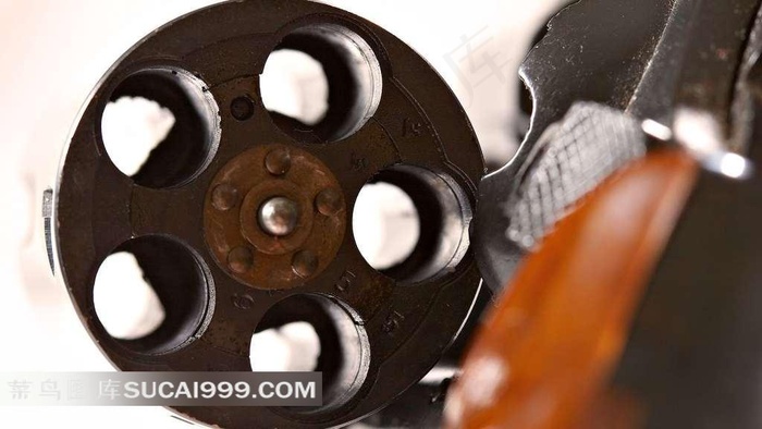 转轮手枪打开的弹仓