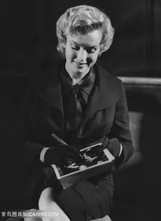 清纯黑白玛丽莲梦露