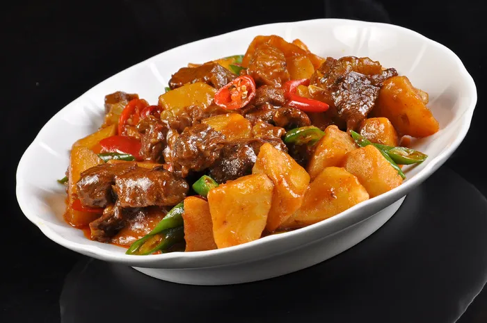 土豆烧牛腩 (2)
