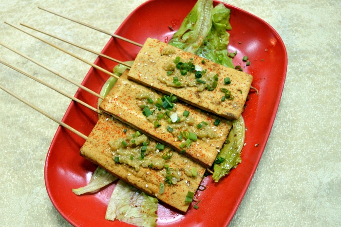 烧烤美食烤肉街边小吃油炸烤香干豆干