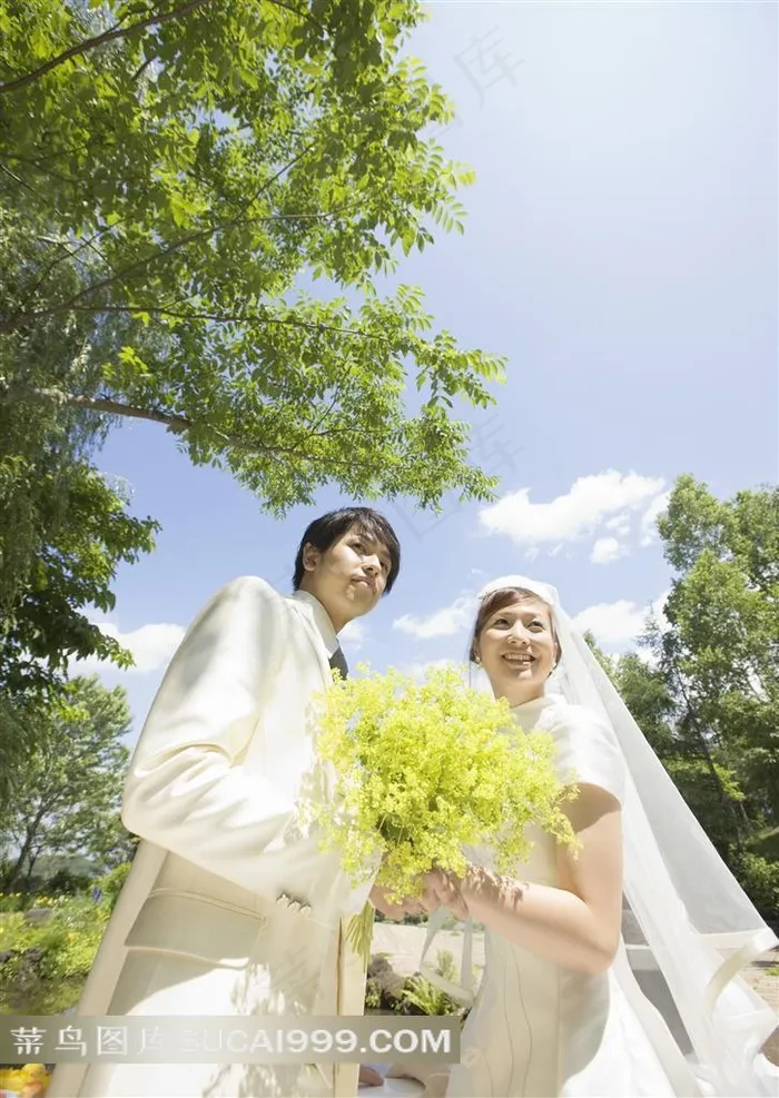 幸福甜蜜的新娘新郎婚纱摄影