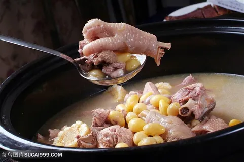 热白果炖鸡的美食图片 热白果炖鸡的美食图片