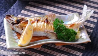 香鱼盐烤的美食图片