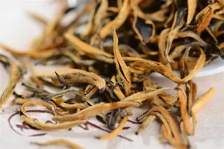 浓厚金丝红茶高清图片