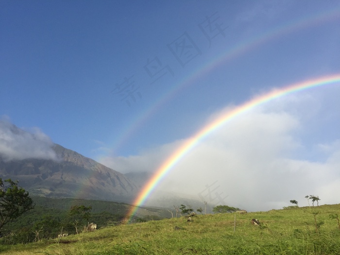 高地双彩虹图片