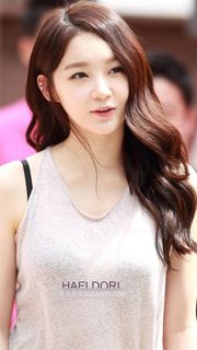 韩国姜敏京清纯美女壁纸图片