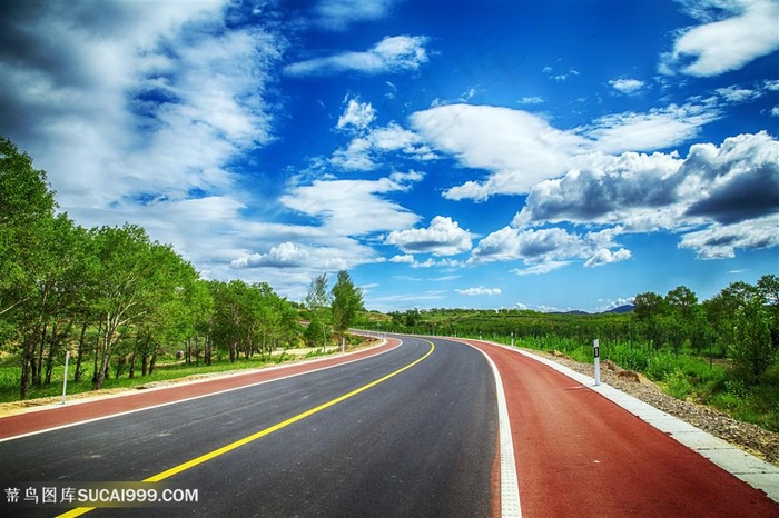 好看的草原公路马路