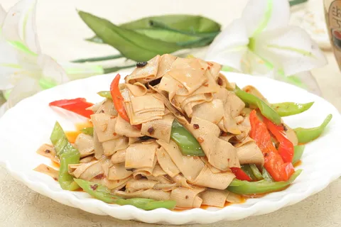尖椒豆腐皮 8元