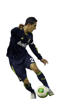 足球运动员踢球射门免抠