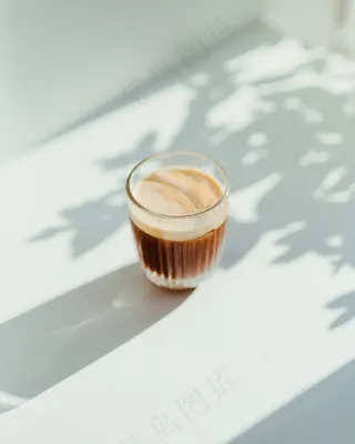 卡布奇诺冷咖啡图片