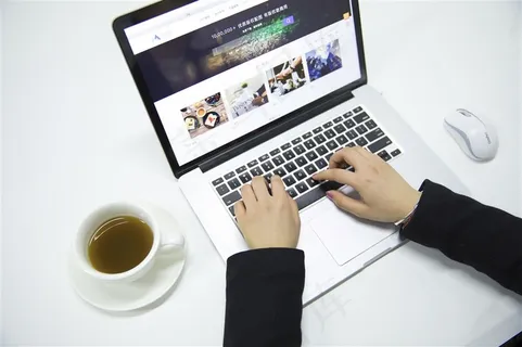 商务办公室工作场景