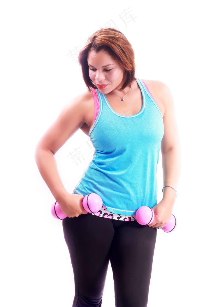 美女举哑铃健身图片