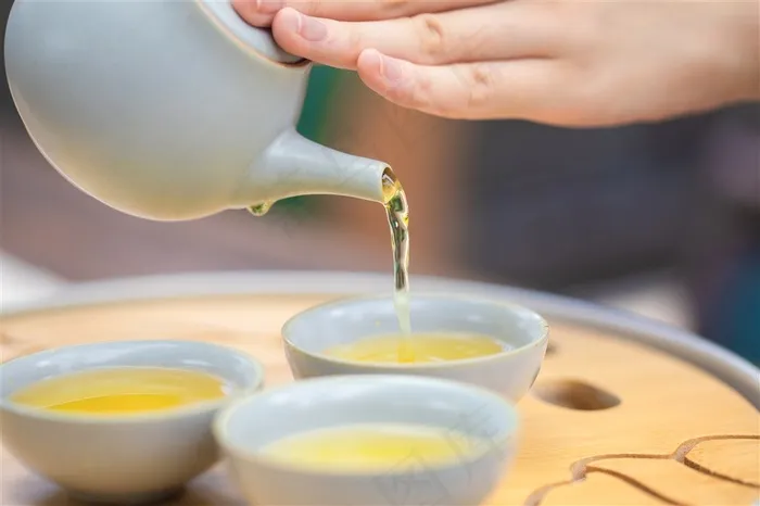 倒茶图片素材