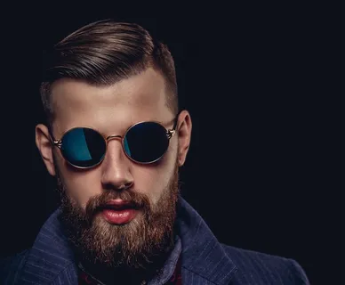 男模特的头部特写图片素材