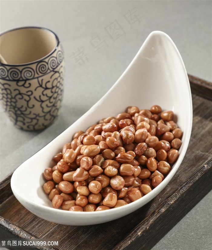 美味的下酒菜花生米