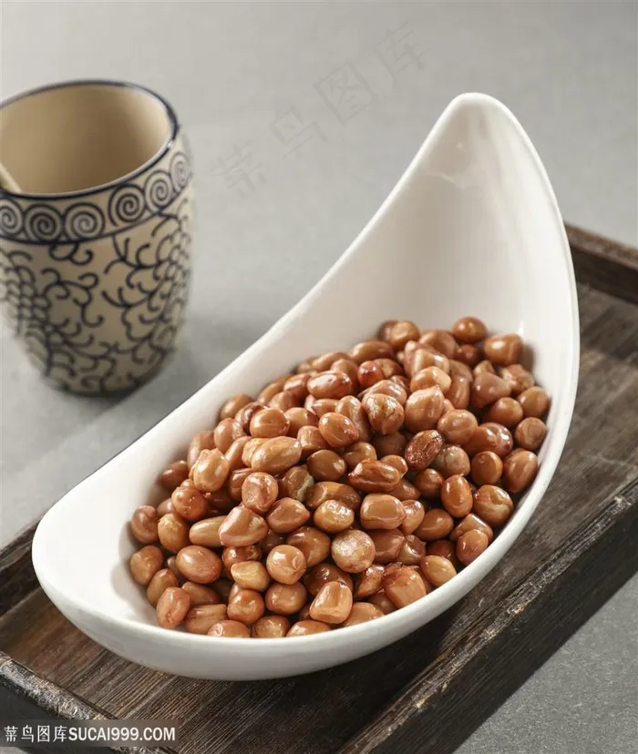 美味的下酒菜花生米