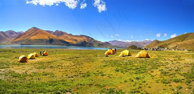 高原湖边搭起的帐篷摄影图片 高原湖边搭起的帐篷摄影图片