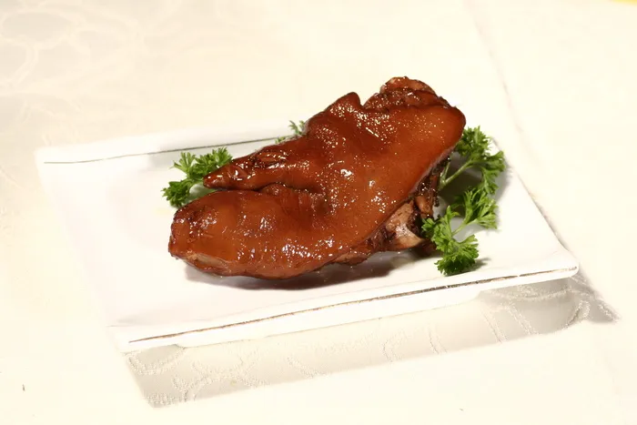 11熏酱猪蹄 雅香苑
