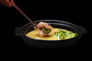 煲类火锅川菜特色菜盐水肉炖枞菌