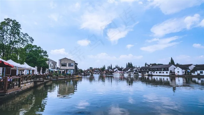 上海朱家角河道风景图