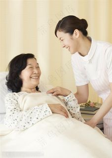 医疗健康-微笑服务的护士