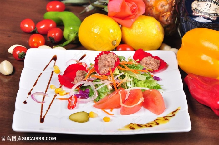 西餐蔬菜水果沙拉