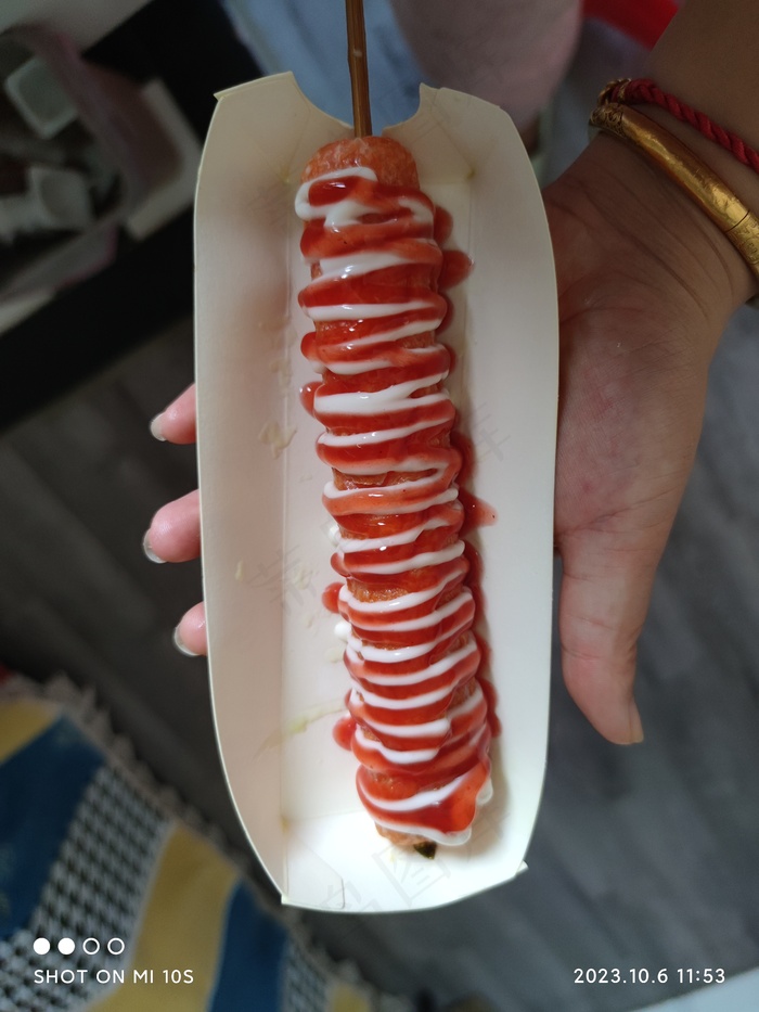 花式烤肠 番茄沙拉