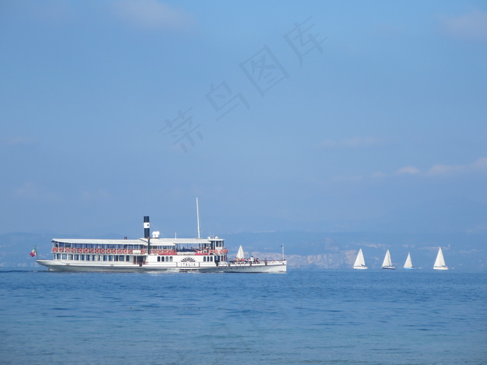 海上旅游客船图片