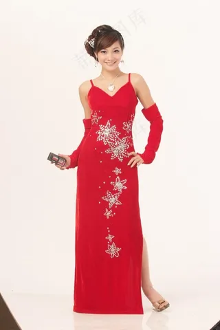 红色长款礼服