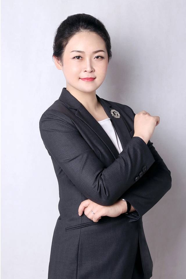 黑色女性上半身侧脸职业装psd模版下载