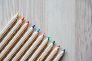 原木色铅笔图片