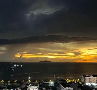 黑色艺术风云层背景图